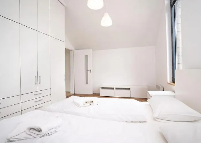 Domcek Natur, * Kakaslomnic