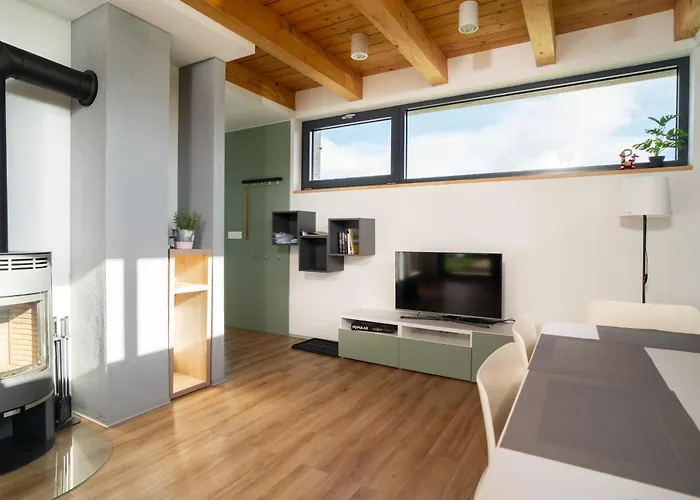 Domcek Natur, * Kakaslomnic